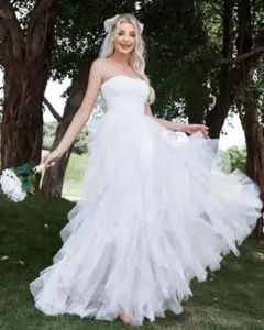 ホワイトフリルストラップレスドレス