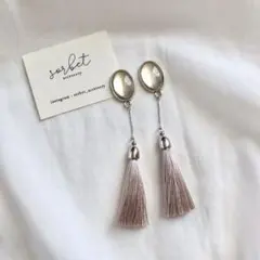 クリアオーバル×グレージュタッセルピアス ヴィンテージ風シルバー