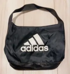 ゴルフ　サンドバッグ目土袋　adidas 黒 ナイロンのサムネイル
