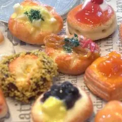 焼そばぱん　ミニチュアパン　ミニチュアフード　フェイクスイーツ　ドールハウス