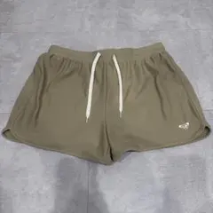 新品タグ付き　ROXY ショートパンツのサムネイル