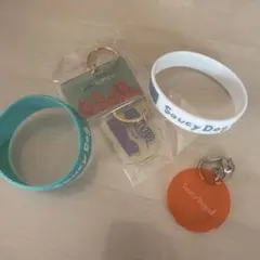 Saucy Dog バットリアリーアクリルキーホルダー Saucy Dog ロゴ - メルカリ