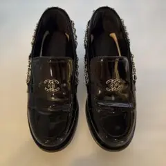 CHANEL チェーン ローファー ココマーク ブラック パテントのサムネイル