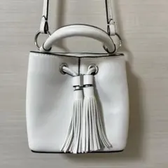 ZARA ホワイトタッセル付きショルダーバッグ