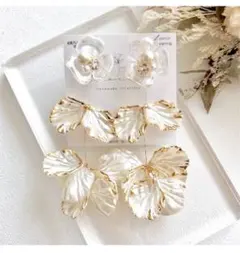 金属アレルギー対応ピアス　2wayコットンパールオーロラフラワー×ゴールド花びら