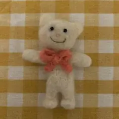 ハンドメイド 羊毛フェルト ミニぬいぐるみ 白い猫　ネコ