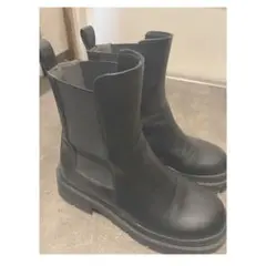 黒 レザー チェルシーブーツ