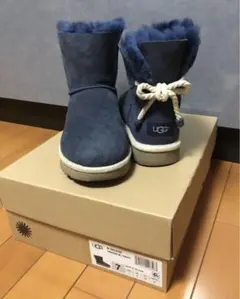SALE【美品】UGG  アグ　ブーツ　ショート丈　２４㎝　US７　ネイビー