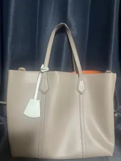 トリーバーチ ペリートート ベージュ