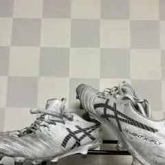 サッカースパイク　アシックス