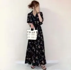 M ロングワンピース 花柄 黒 マキシ丈 シフォン 半袖 夏 スカート a6のサムネイル