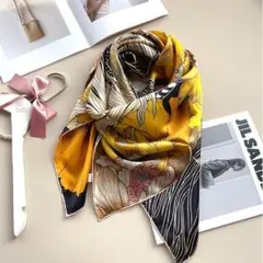 ♥️再販無し♥️レディース　スカーフ　ベージュ　イエロー　ブラック　花　上品