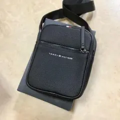 【美品】TOMMY HILFIGER レザーショルダーバッグ