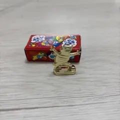 フエラムネ おまけ 金メッキ 台座怪獣 ペラ怪獣 宇宙怪獣 - メルカリ