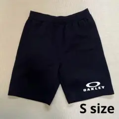 OAKLEY ハーフパンツ　美品　黒　ブラック　Sサイズ
