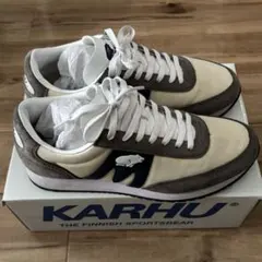KARHU エアクッション スニーカー アイボリー/グレーのサムネイル