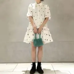 【最終値下げ】シスタージェーン　フリルシャツワンピース　花刺繍　半袖のサムネイル