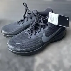新品 NIKE Revolution8 27cmのサムネイル