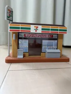 セブンイレブン 貯金箱　チョロQ付き
