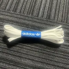 adidas ホワイト靴ひも
