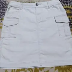 アイボリー タイトスカート ポケット付き