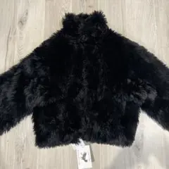 新品タグ付き。黒のシャギーファークロップドジャケット