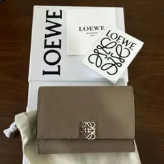 ロエベ アナグラム トライフォールドウォレット