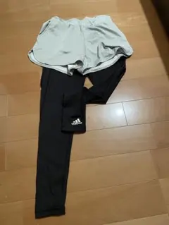 アディダスのレギンスとGUのショートパンツ
