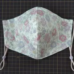 ♢ハンドメイド　大きめ　立体マスク　リバティ生地使用　タナローン　S222