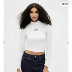 GAP ロゴクロップドモックネックトップスのサムネイル