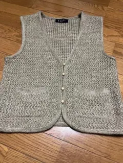 歳末セール！ELLE モスグリーンニットベスト ボタン付き