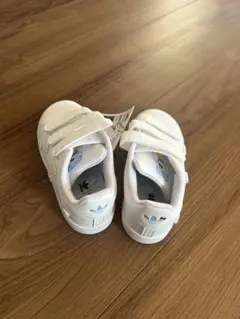 adidas ホワイト スニーカー ベルクロ