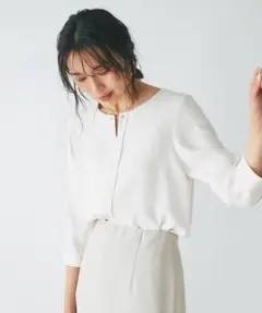 美品】 近年 リヴドロワ フロントファスナーブラウス とろみ素材 