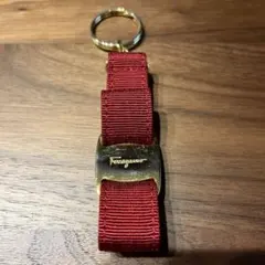 Salvatore Ferragamo キーリング ヴァラ ボルドー