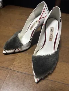 DIANA ファー付きハイヒール ホワイト 23cm