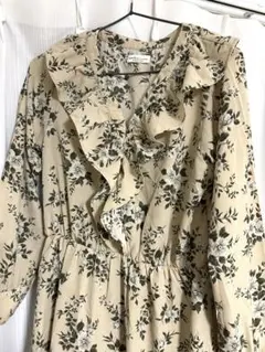 花柄ベージュロングワンピース