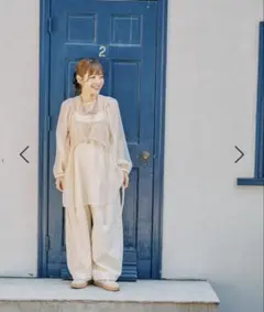 ニコアンド みきてぃシアービスチェブラウス アイボリー - メルカリ
