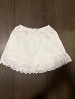 UNIQLOキッズ　GIRLSエンブロイダリーミニスコートのサムネイル