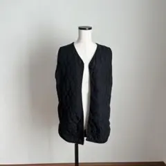 黒のキルティングベスト