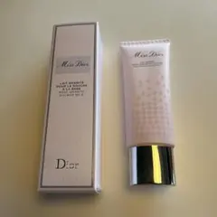 Miss Dior ローズ シャワー ミルク スクラブ 75ml