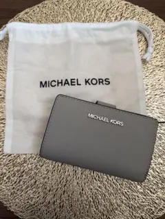 美品⭐︎MICHAEL KORS グレー 二つ折り財布