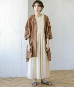 KBF ノースリーブ ギャザーワンピース ベージュ