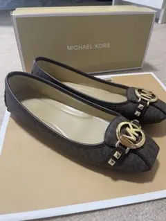 MICHAEL KORS MKロゴ フラットシューズ ブラウンのサムネイル