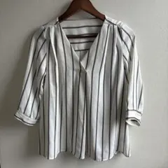 INGNI Vネック 五分袖ブラウス