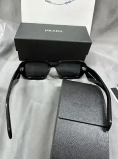 PRADA シンボル サングラス ブラック