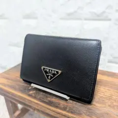 PRADA サフィアーノレザー 二つ折り財布 三角ロゴのサムネイル