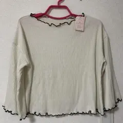 新品　アイボリー フリル付き 長袖ニット M