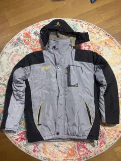 フード付きグレー/ブラックジャンパー