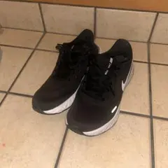 ナイキ レボリューション 5 BQ3204-002 軽量ランニングシューズ 27