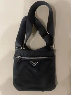 PRADA ナイロン ショルダーバッグ ブラックのサムネイル